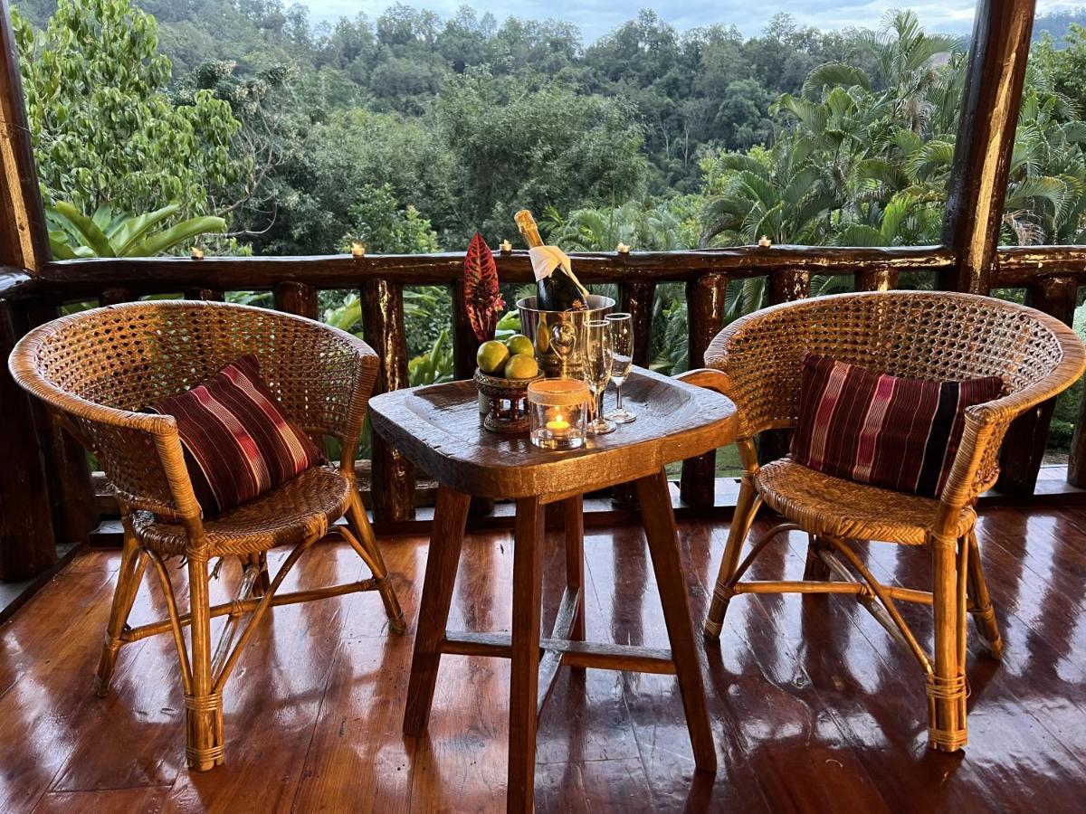Kanlaya'S Eyrie, Luxury Homestay Pang Mapha Exterior photo