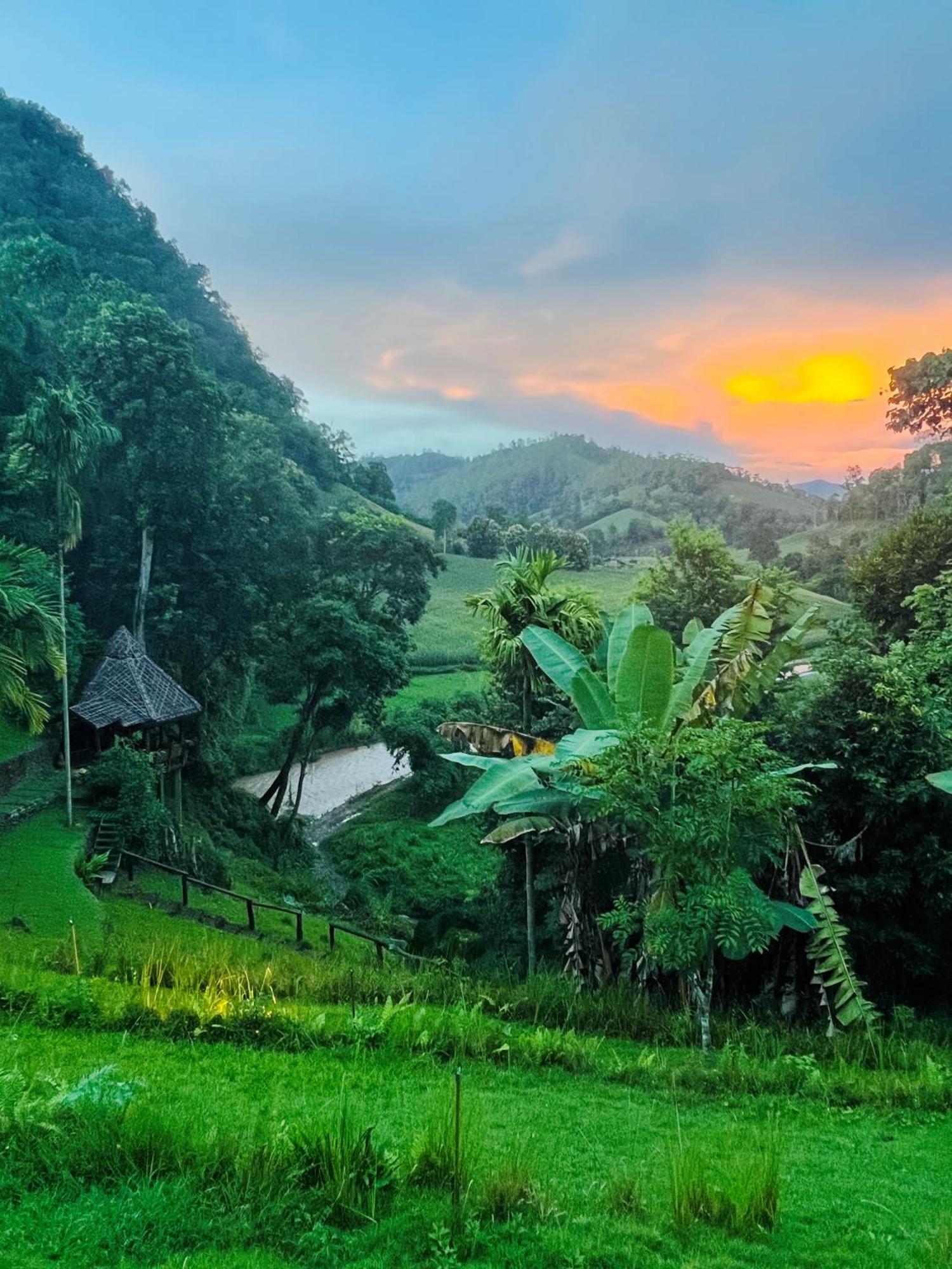 Kanlaya'S Eyrie, Luxury Homestay Pang Mapha Exterior photo
