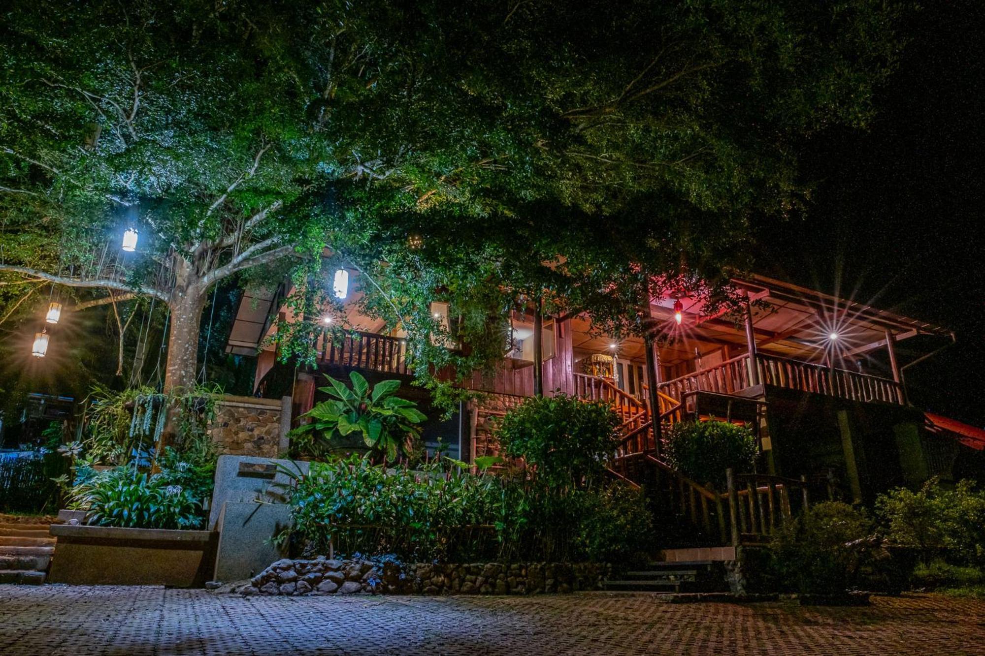 Kanlaya'S Eyrie, Luxury Homestay Pang Mapha Exterior photo