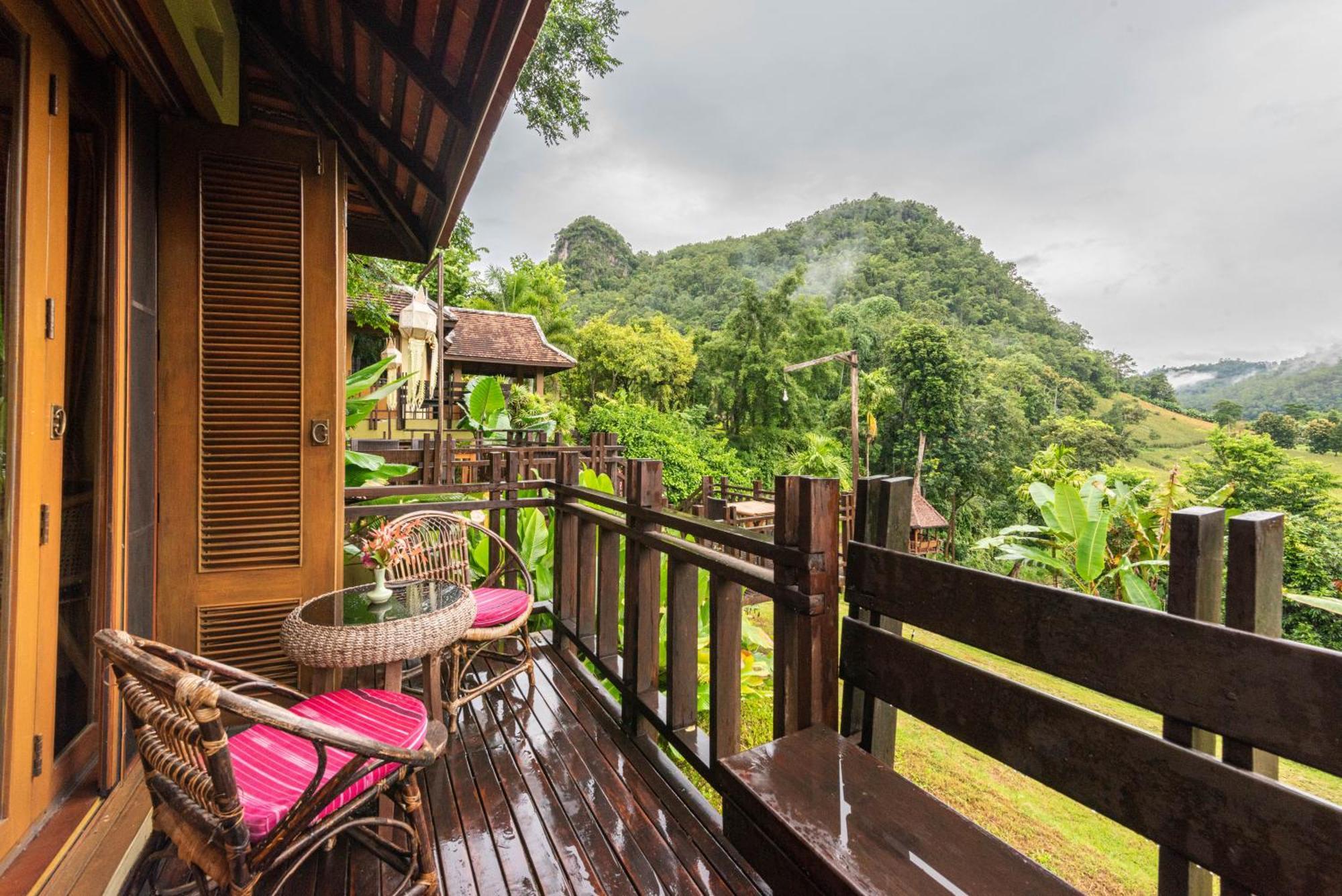 Kanlaya'S Eyrie, Luxury Homestay Pang Mapha Exterior photo