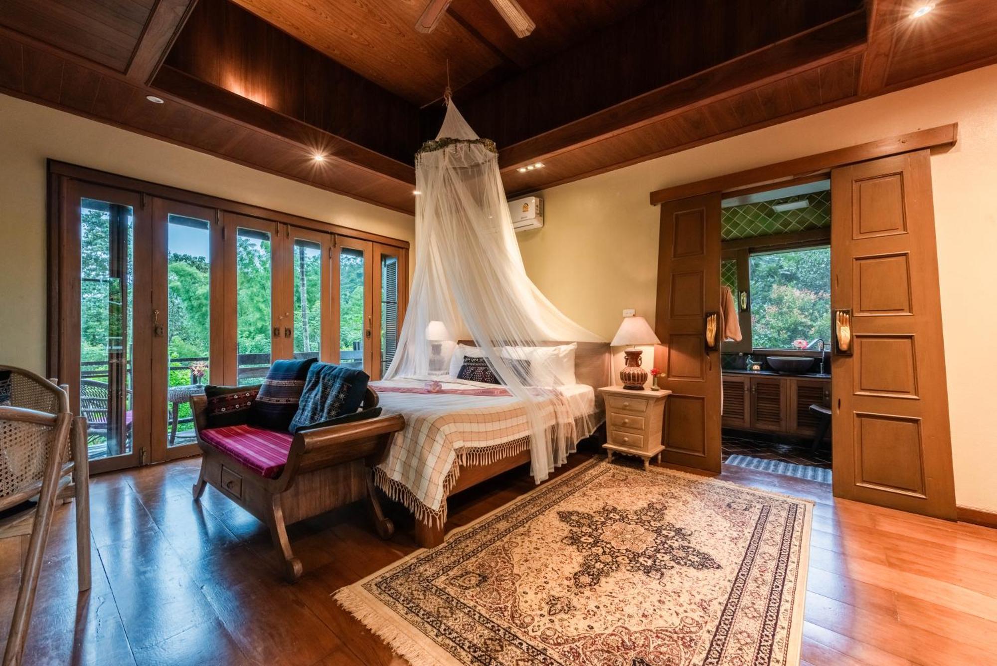 Kanlaya'S Eyrie, Luxury Homestay Pang Mapha Exterior photo