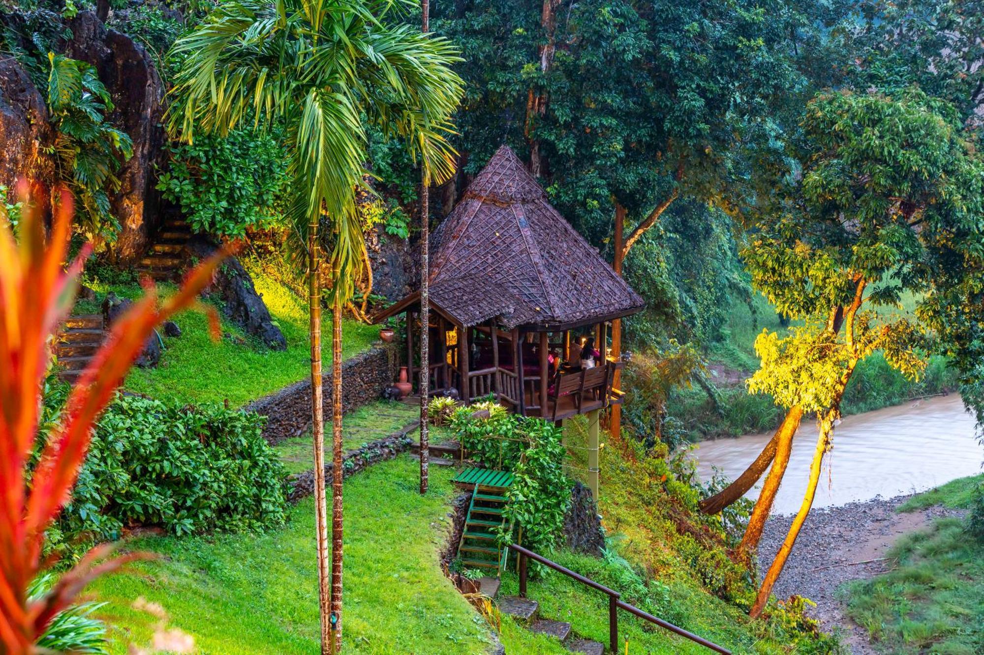 Kanlaya'S Eyrie, Luxury Homestay Pang Mapha Exterior photo