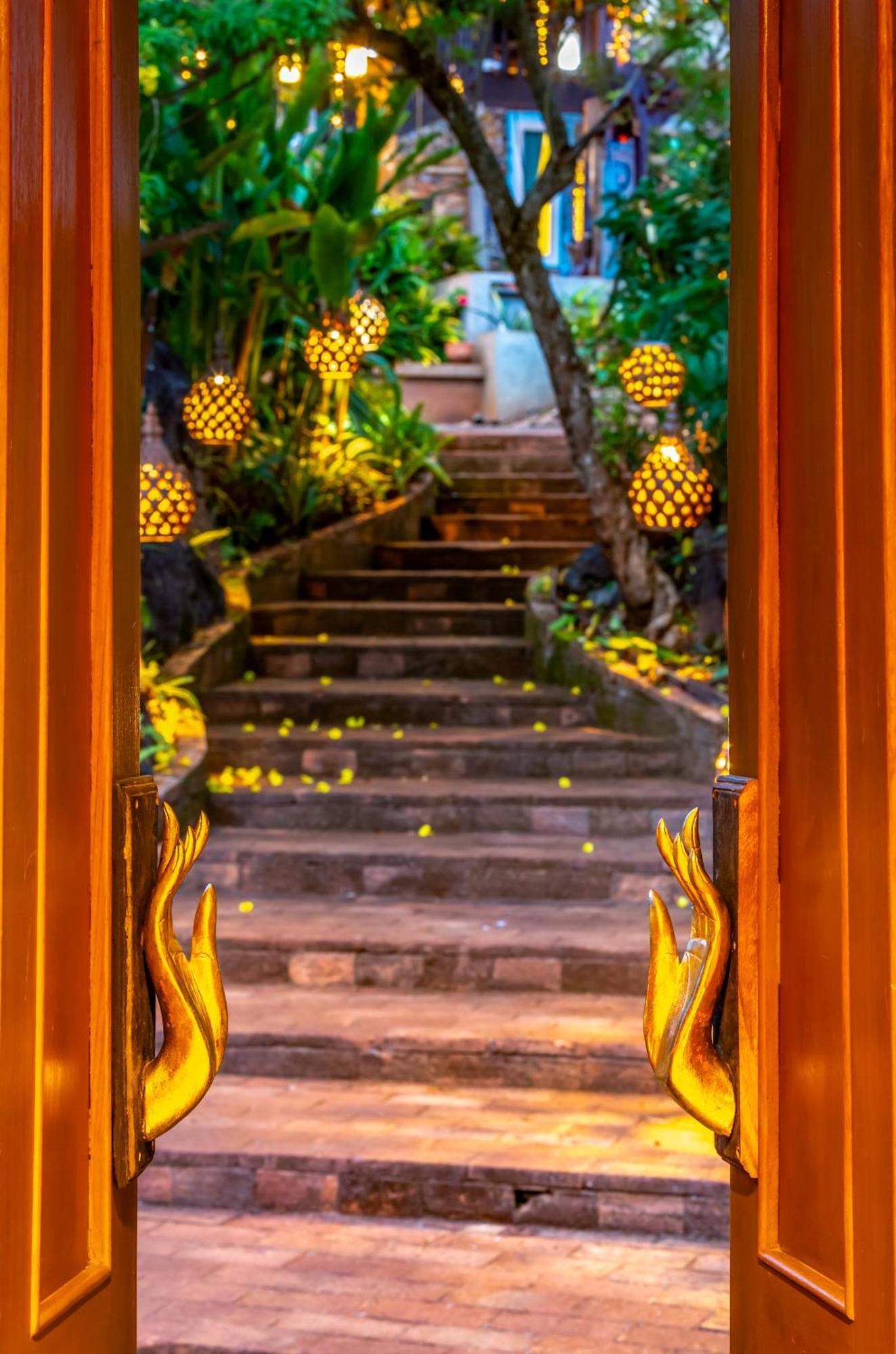 Kanlaya'S Eyrie, Luxury Homestay Pang Mapha Exterior photo